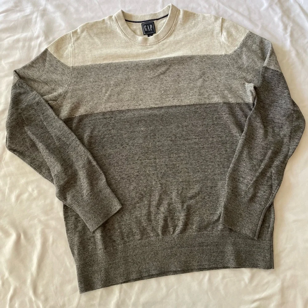 GAP Crewneck Sweater, Gray, Sz Medium - Picture 3 of 6